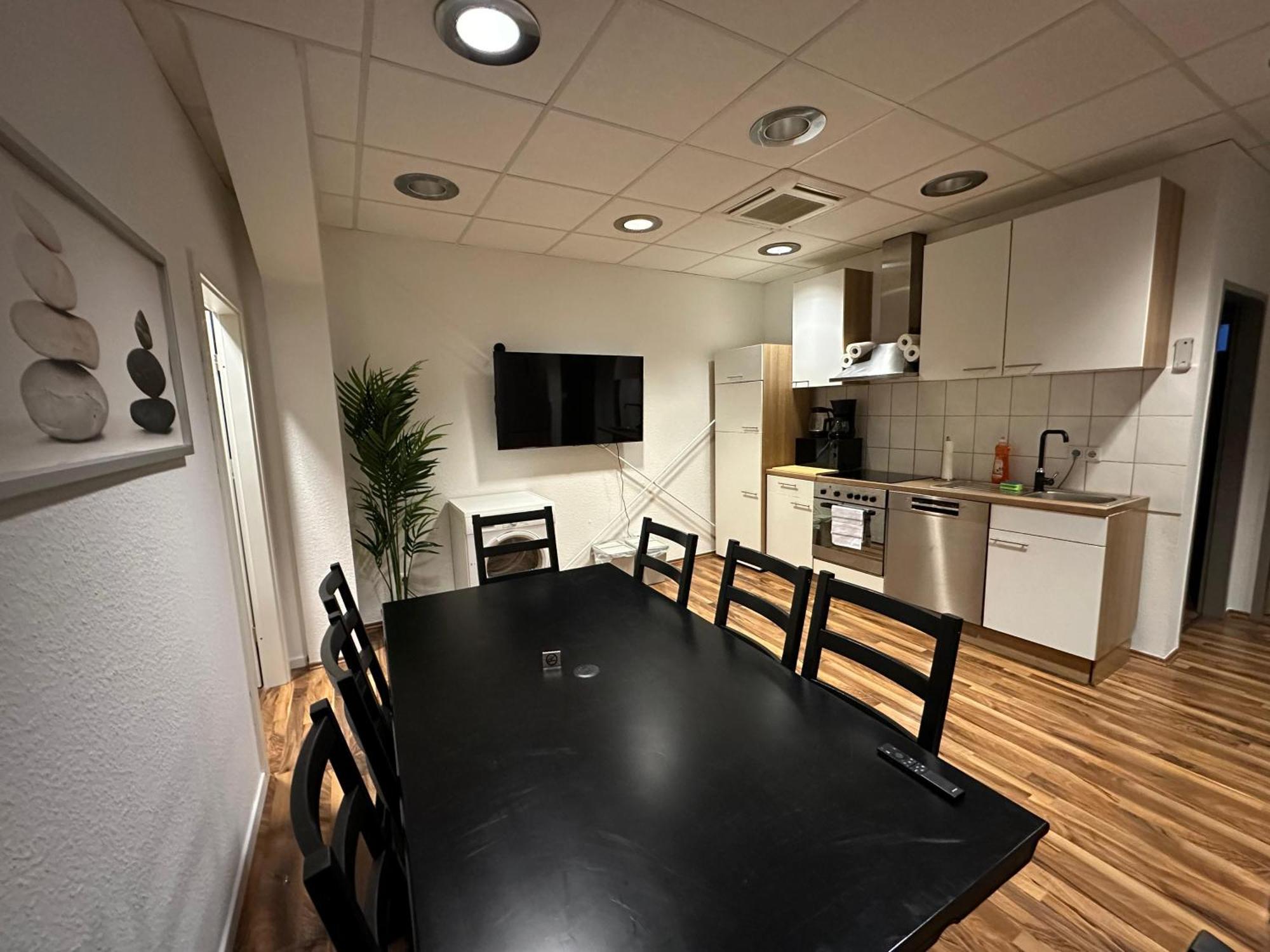 Apartment Suite4monteure I Kueche I Waschmaschine I Bis Zu 10 Personen